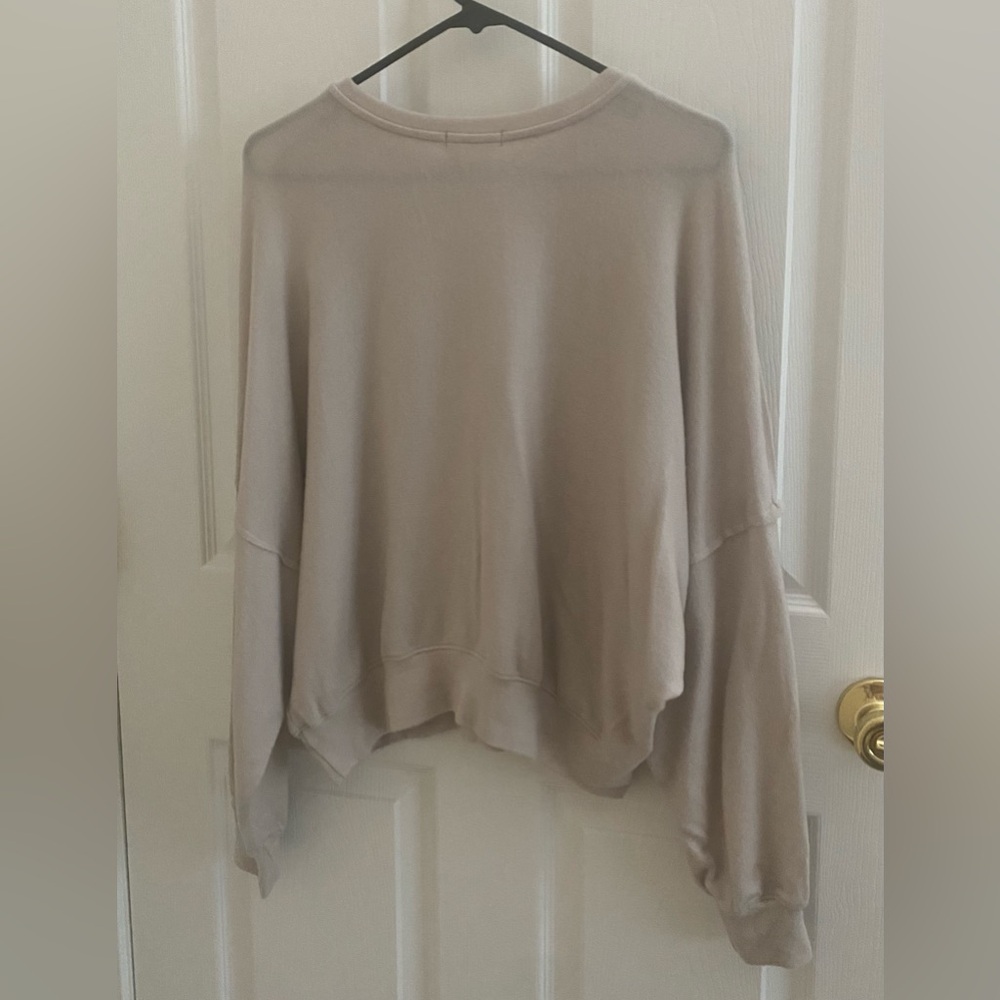 NWT LOVERS & FRIENDS Cream Sweatshirt size XS - Picture 7 of 9